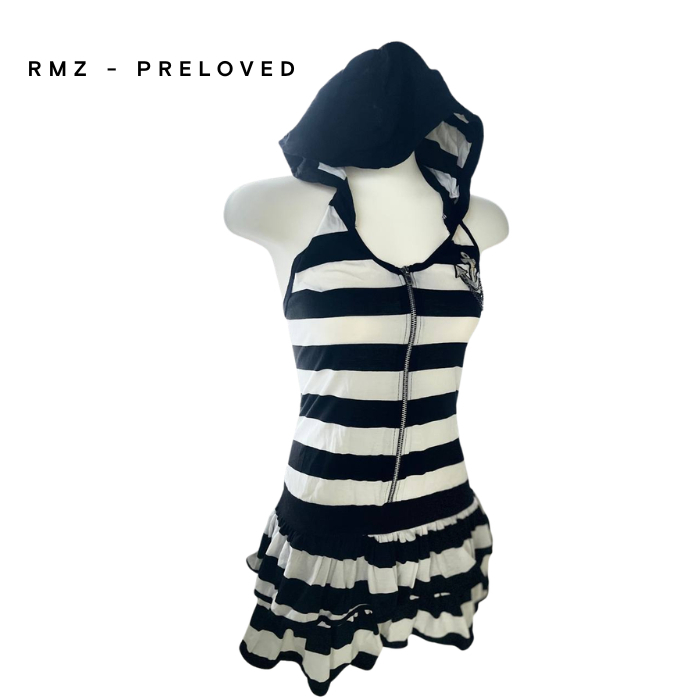 Dress Wanita Sporty Motif Garis Hitam Putih Stretch S L Tanpa Lengan Resleting Rok Ruffle Casual