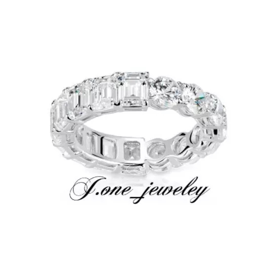 Cincin Emerald Cut + Round Cut F Color