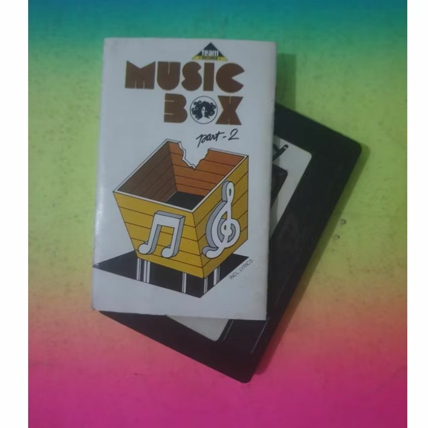 kaset MUSIC BOX part. 2 BAGUS mulus MAXELL spargo CULTURE CLUB queen WANG CHUNG