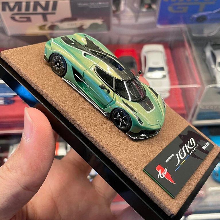GUO KOENIGSEGG JESKO ABSOLUT PEARL GREEN RESIN 1/64 GUO KOENIGSEGG JESKO ABSOLUT PEARL GREEN LIMITED