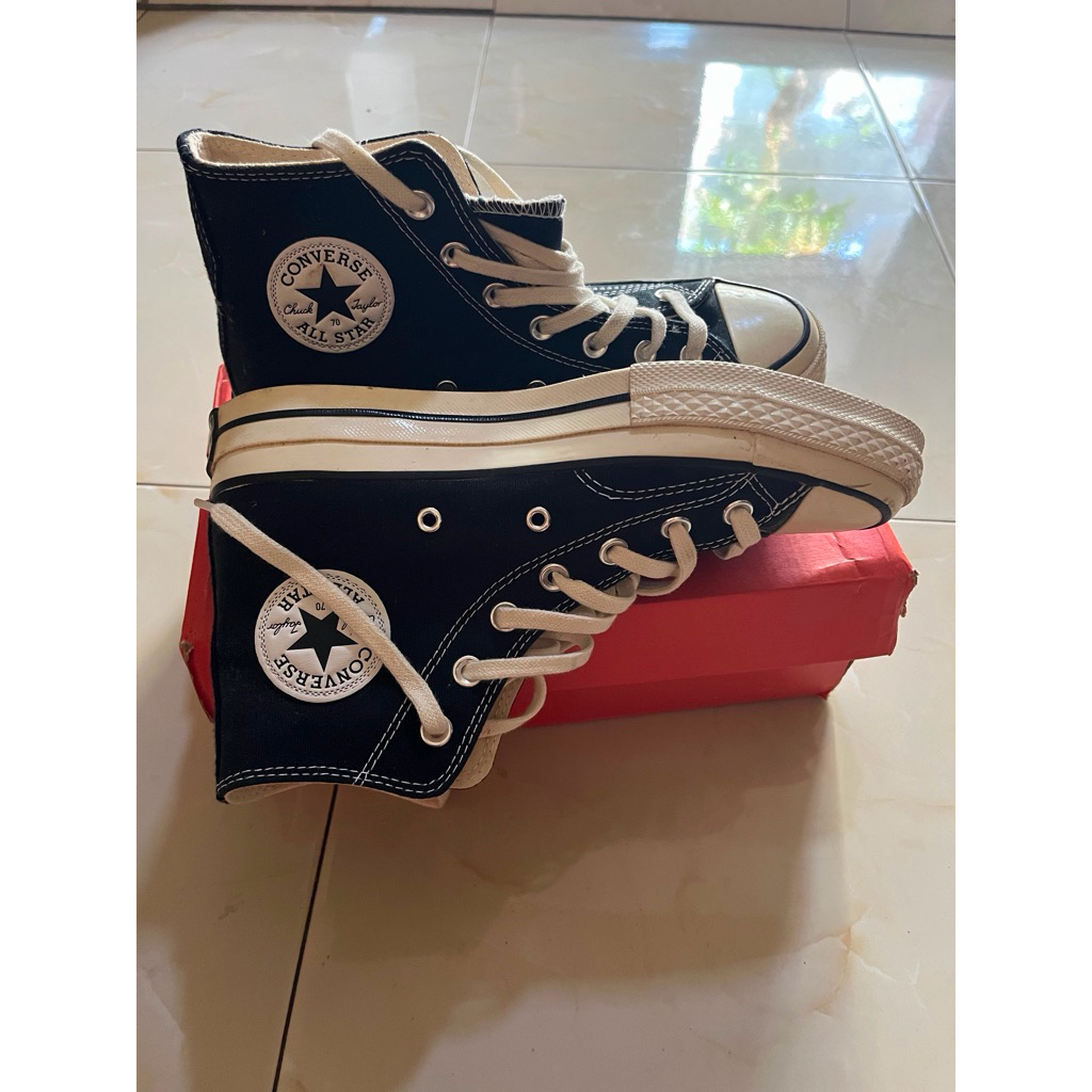 preloved Sepatu Sneakers Converse Chuck Taylor 70s Hitam Putih Original