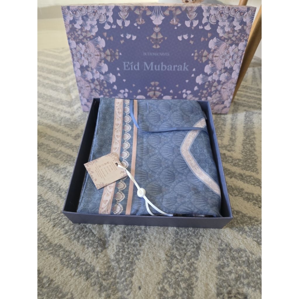 Buttonscarves Raya Hampers Oasis Sajadah
