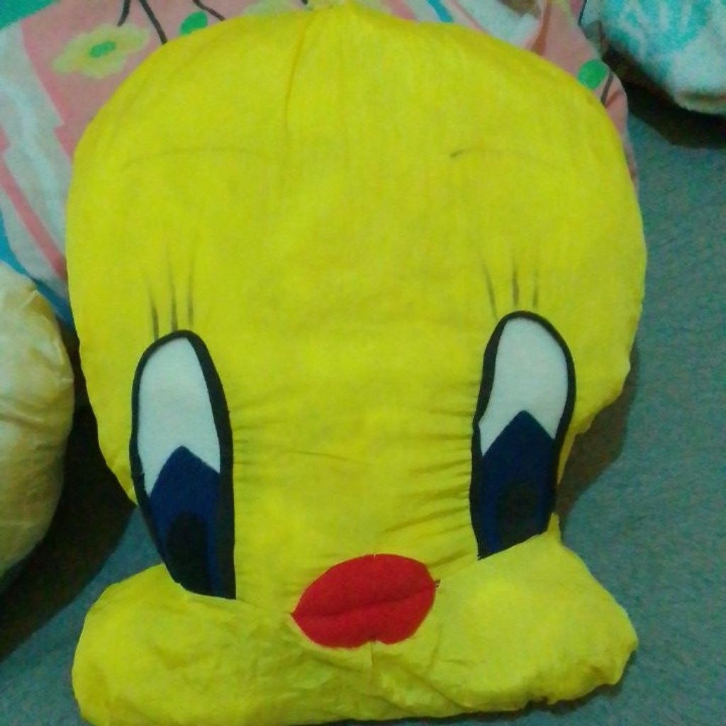 PRELOVED BANTAL KARAKTER TWEETY BESAR