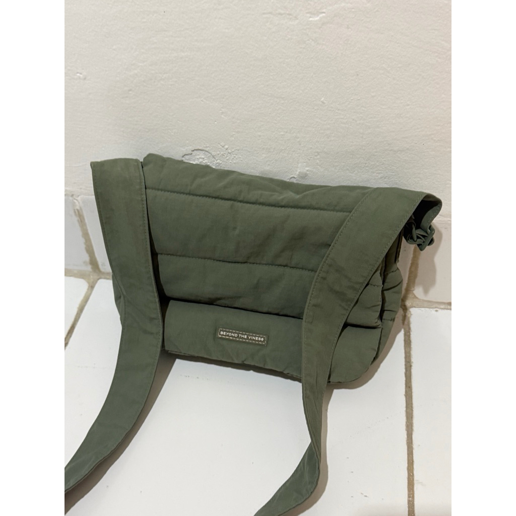 beyond the vines preloved bag