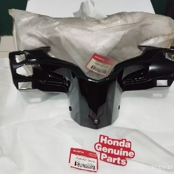 53206KZRB10ZA / COVER HANDLE BELAKANG VARIO 125 KZR ISS