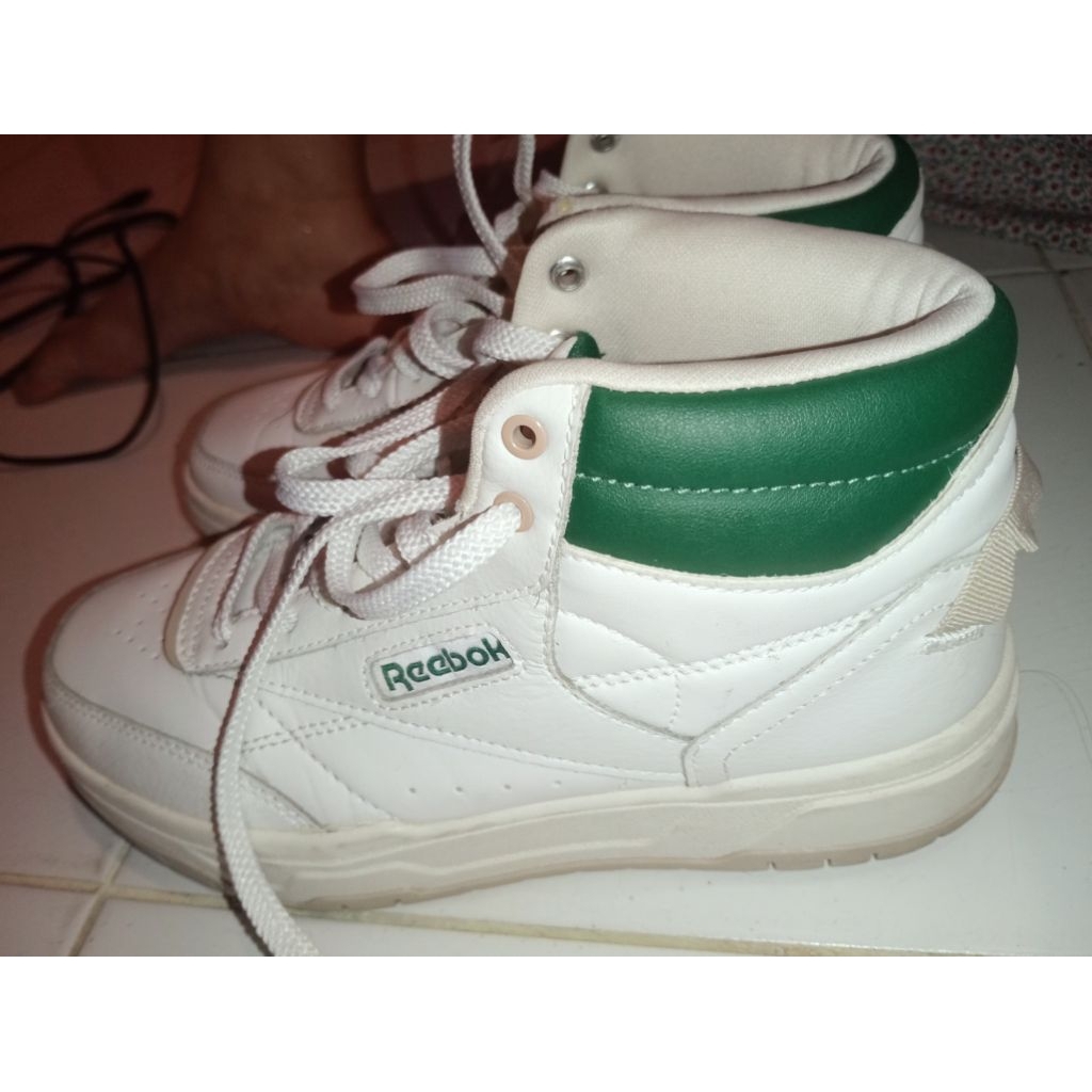 Sepatu sneakers Reebok 100% Original Second