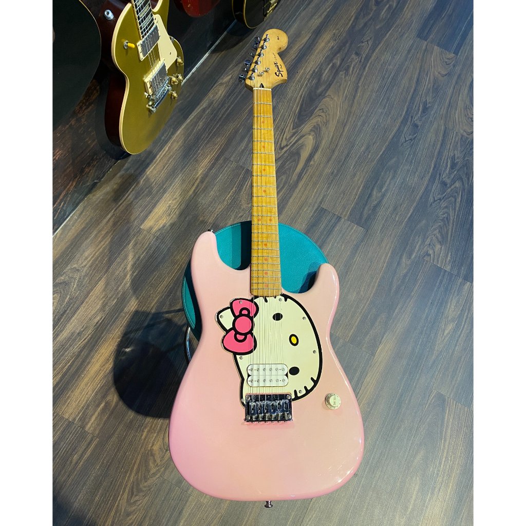 Squier Affinity Stratocaster Hello Kitty Pink
