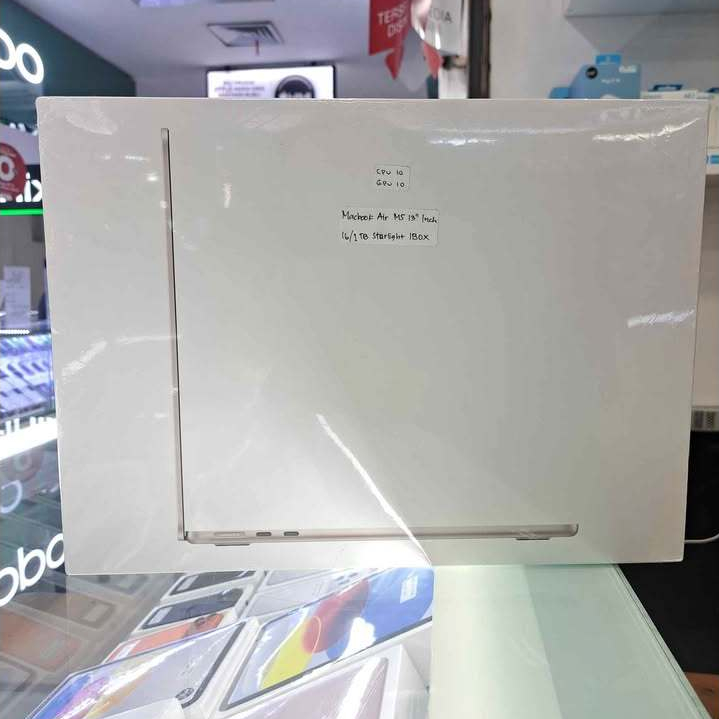 Macbook Air M5 13" Inch 16/1TB Starlight BNIB Garansi IBOX