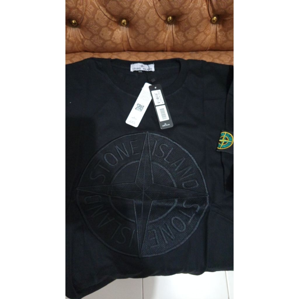 Kaos stone island