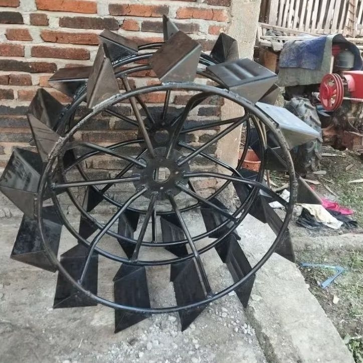 Roda Besi Traktor G1000 G3000 Tahan Lama Untuk Sawah