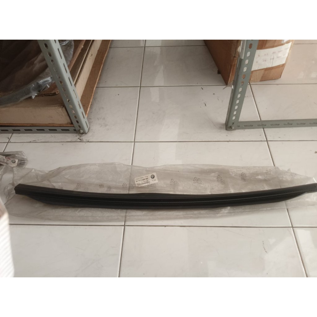 LIS BEMPER DEPAN FRONT BUMPER LOWER SPOILER BMW E39 51117026383 ORIGINAL