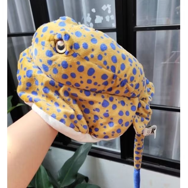 Boneka Hewan Ikan Pari Ekor Panjang Mirip Asli