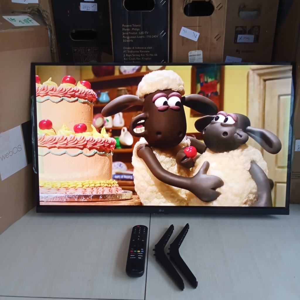SMART TV LED 32INC LG, BISA YOUTUBE NETFLIX WIFI DLL. SIAP PAKAI, KONDISI BEKAS MASIH SEGEL 380A6A