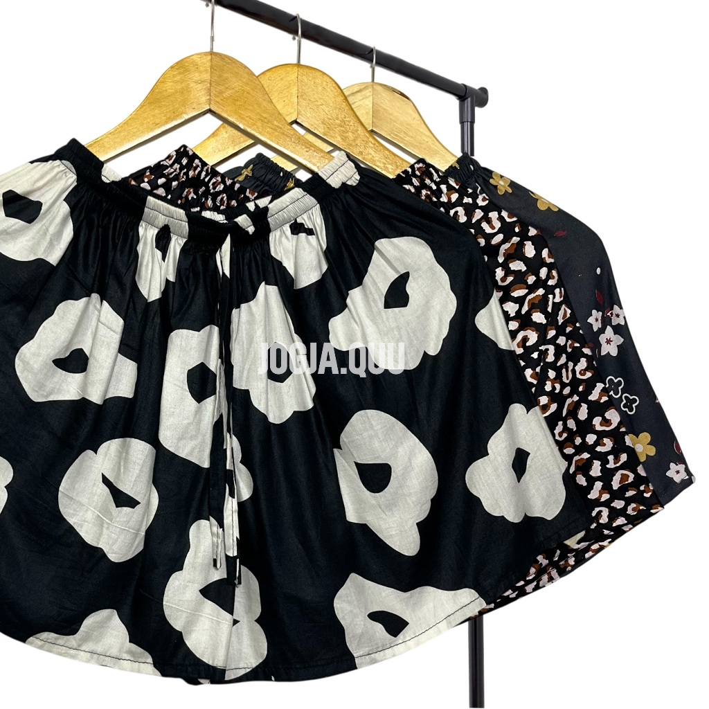 Celana Pendek Wanita / Celana Pendek Santai / Hot Pants Wanita