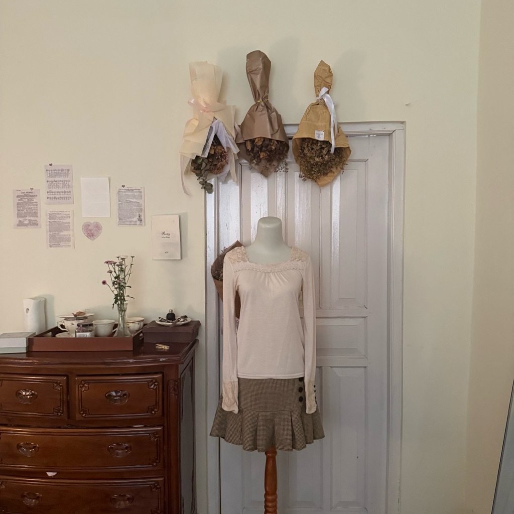 Axes Femme Laces Top