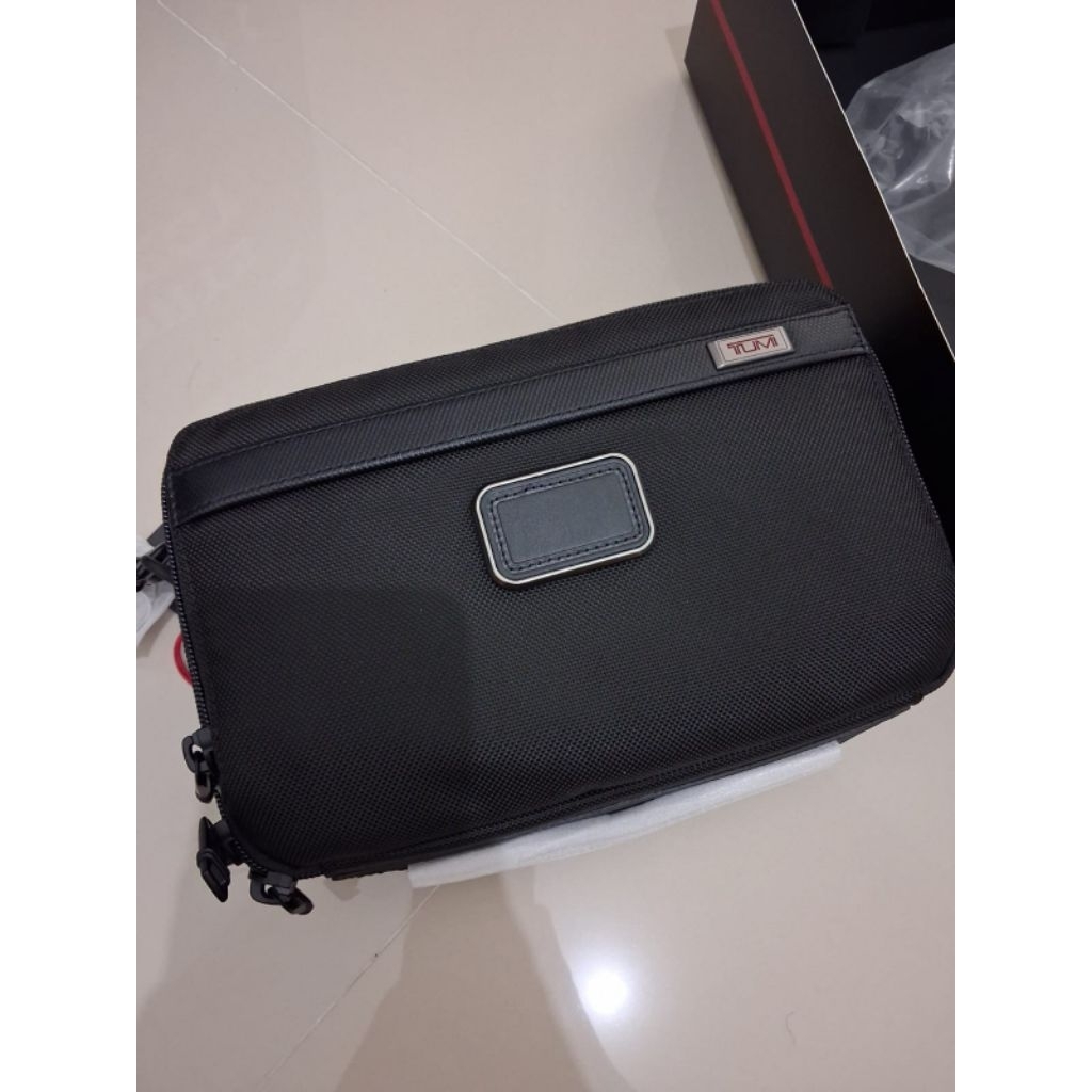 TUMI AlPHA CLUTCH BAG