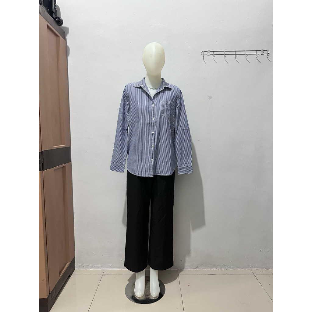 Set kemeja hangten katun salur biru dan kulot katun hitam