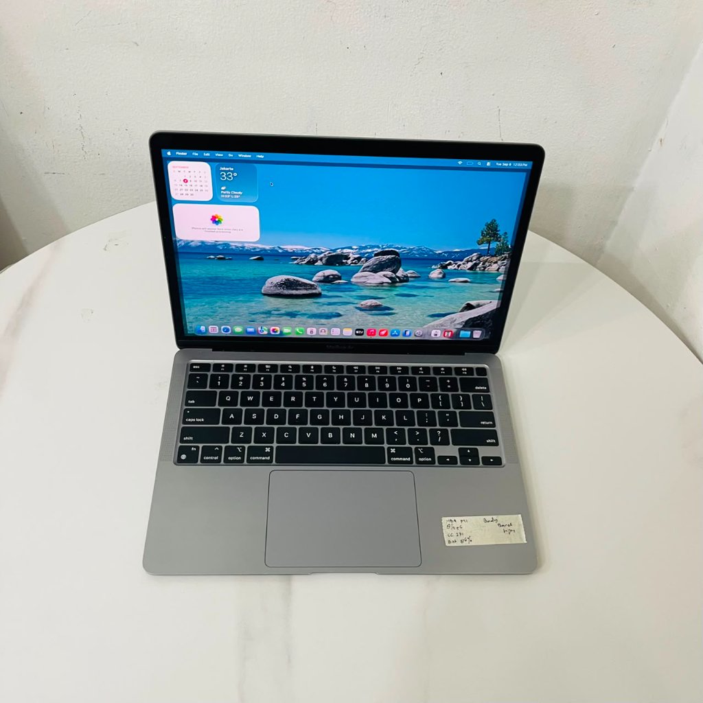 APPLE MACBOOK AIR 2020 M1 8/256 LAYAR 13 INCH (2)