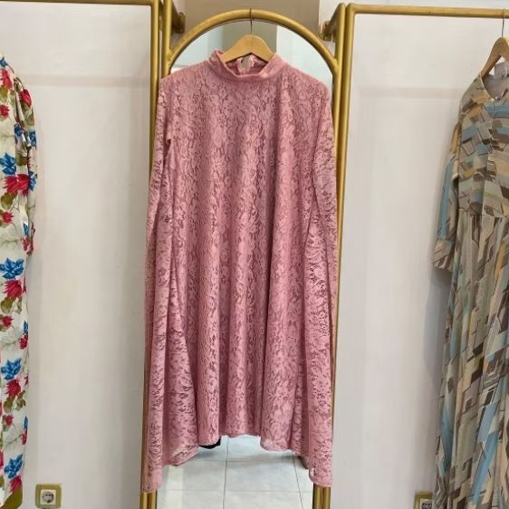 Outer Pink Brukat Tanpa Lengan