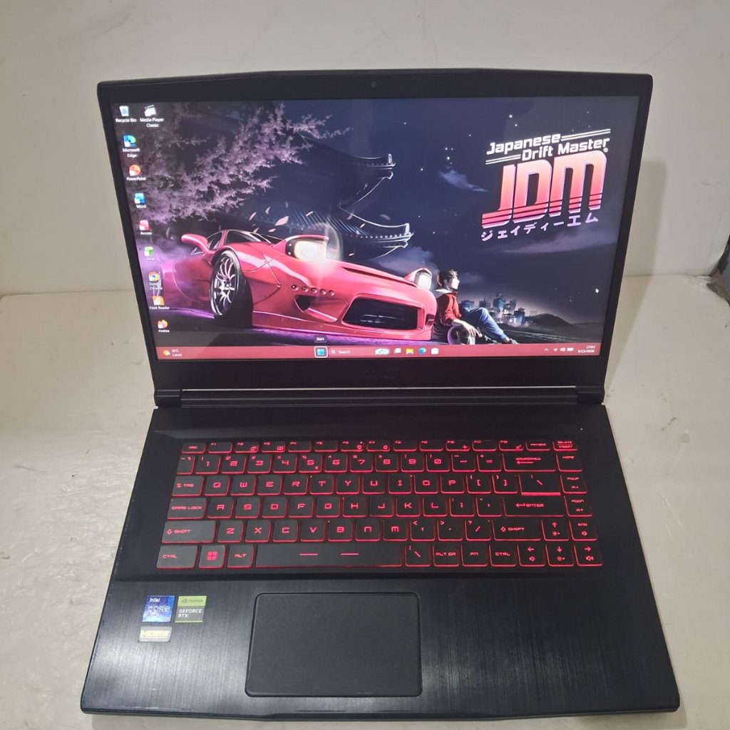 G I7-11800H QuadCore Laptop Gaming Series Nvidia RTX3050 4GB Keyboard Nyala Merah Terpasang Garskin 
