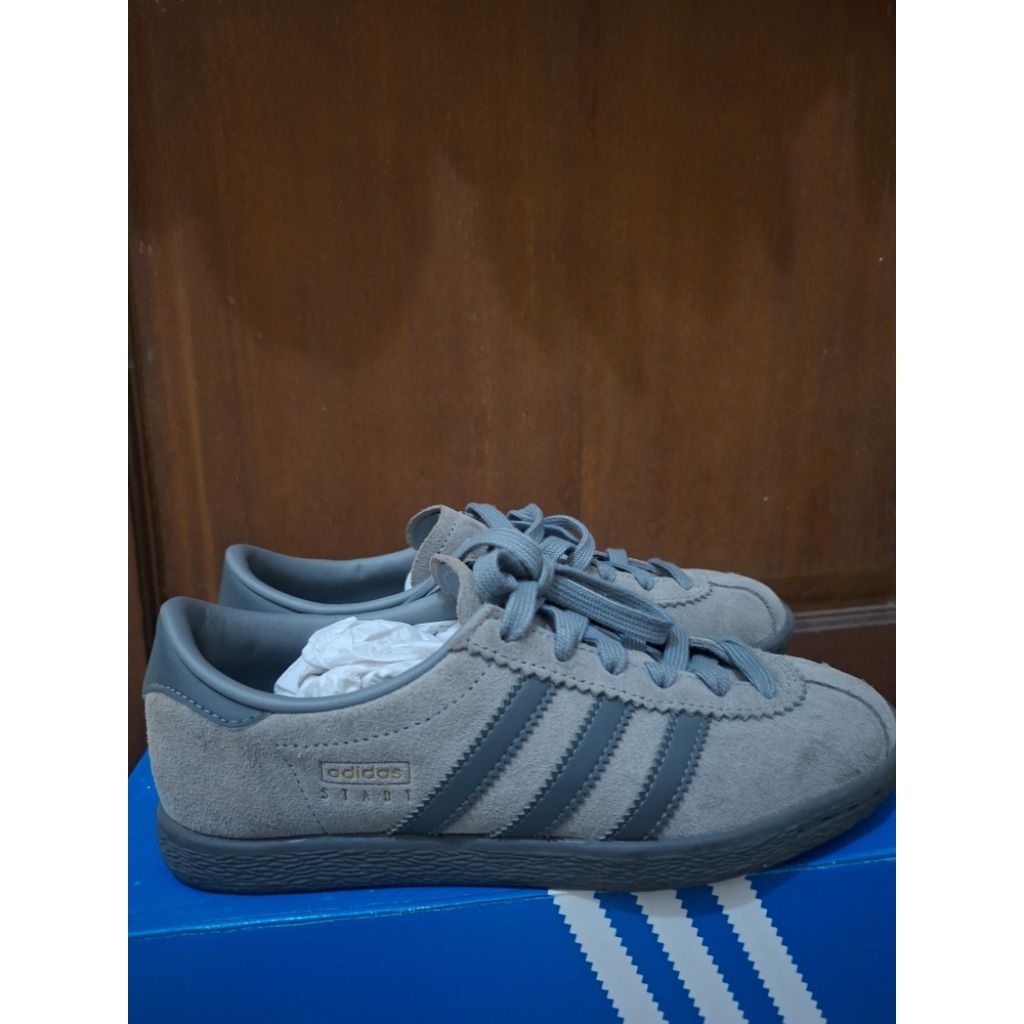 Adidas Stadt Sneakers Unisex Used