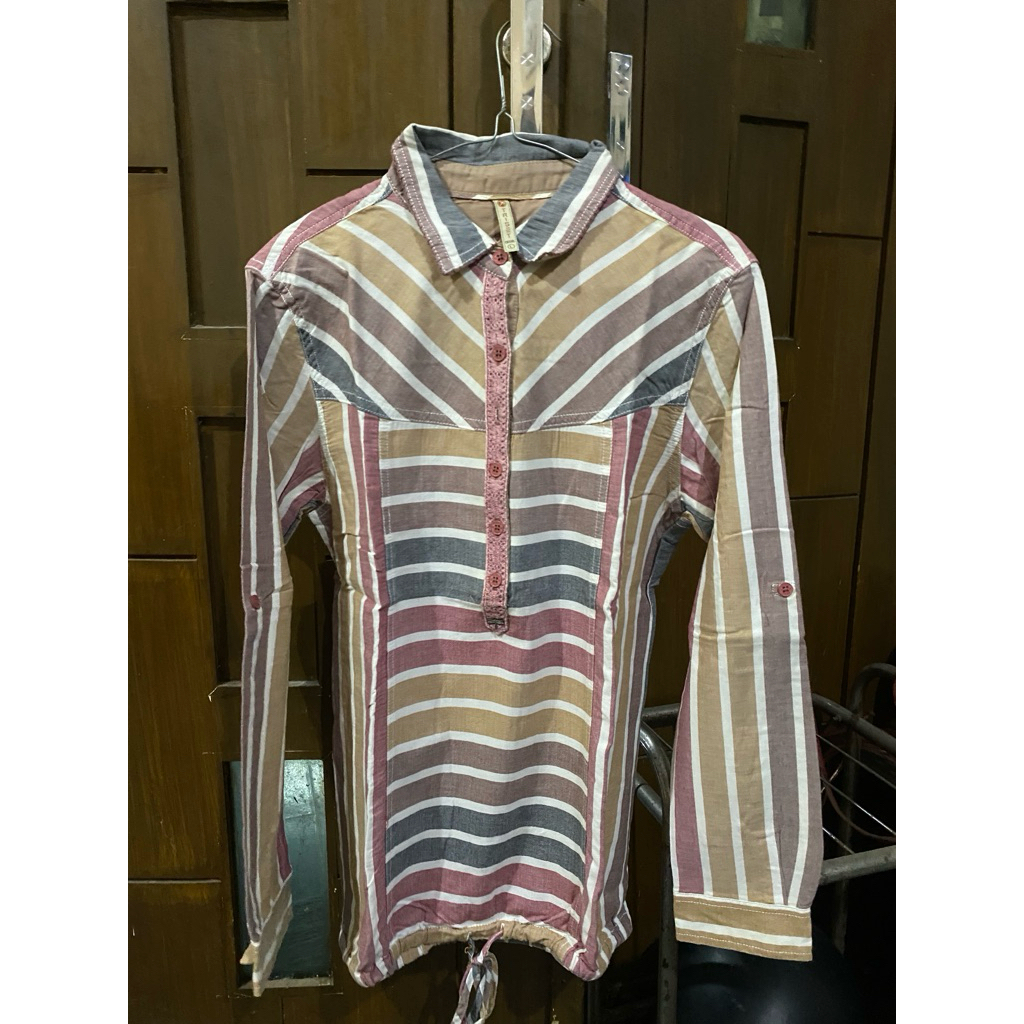 preloved kemeja triset