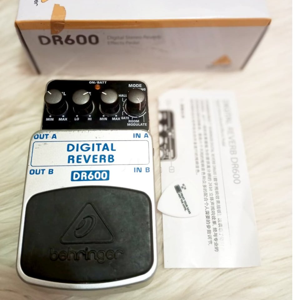Behringer DR600 Digital Reverb Pedal Efek Gitar Bass