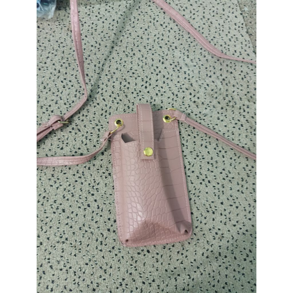 TAS SELEMPANG HP DAN UANG