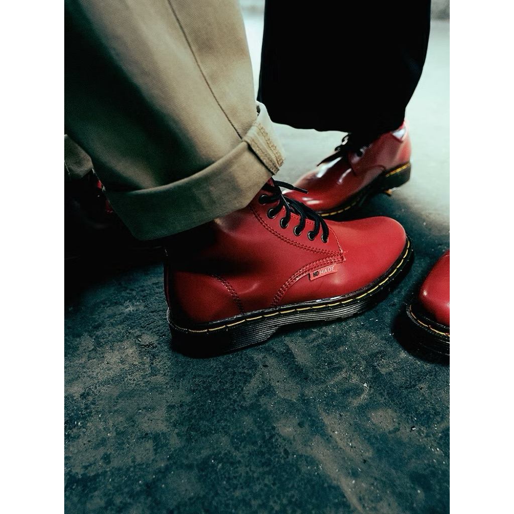 Sepatu Boots Fashion Pria/Wanita – Dr. Martens Style Red