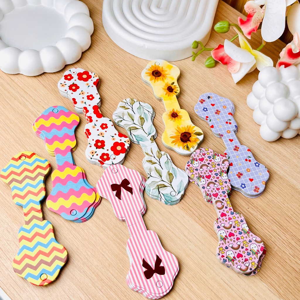 

Kertas Label Korea Gantungan Aksesoris Penjepit Plastik/ hangtag kalung / gantungan gelang/ kertas hangtag / hang tag gantung