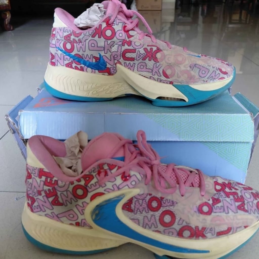 Sepatu Basket Nike Zoom Freak 4 EP