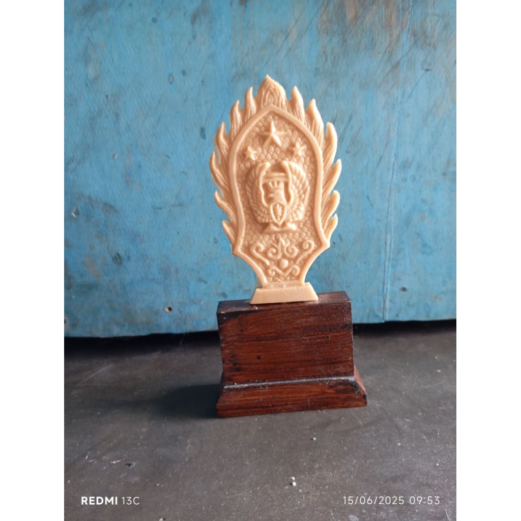 piala resin fibberglass untuk lomba burung