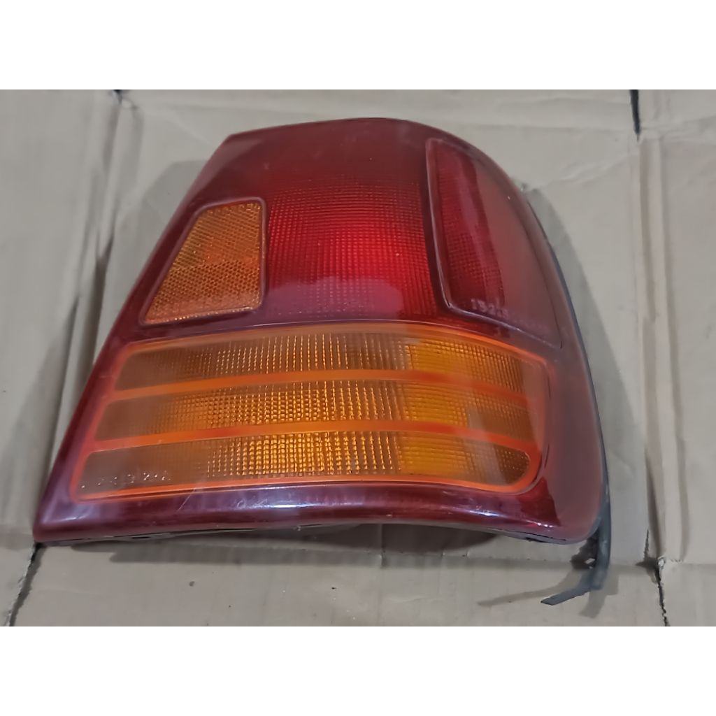 stoplamp kanan suzuki esteem