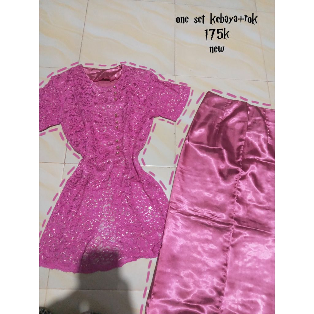 one set kebaya brukat pink