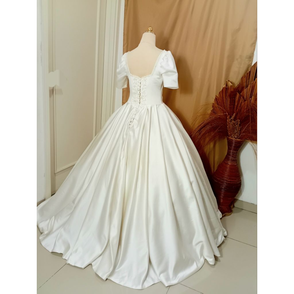 sewa gaun pengantin-sewa wedding dress-sewa baju pengantin