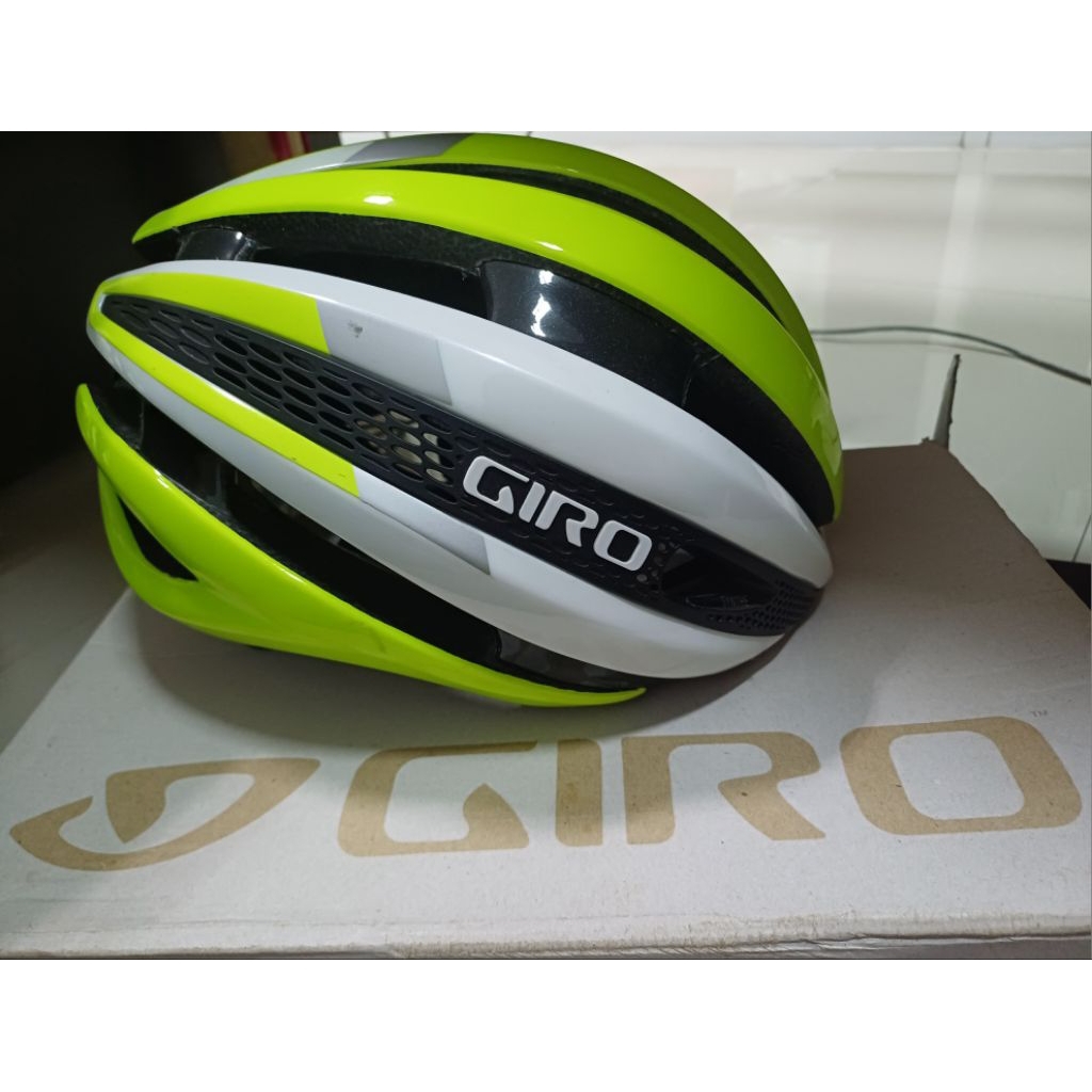 HELMET BIKE SECOND GIRO SYNTHE MATTE MIPS WHITE GREEN SIZE L HELM BEKAS