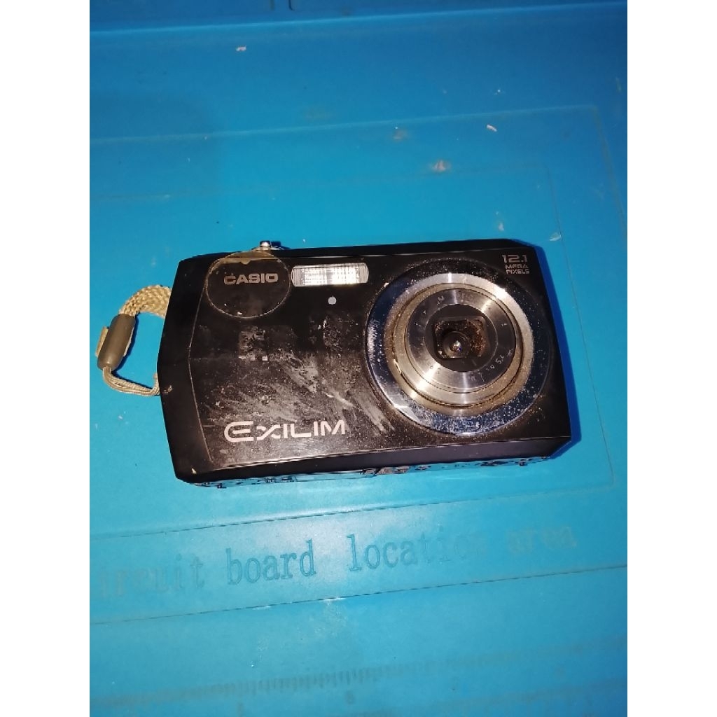 Kamera Digital Casio Exilim 12 MP
