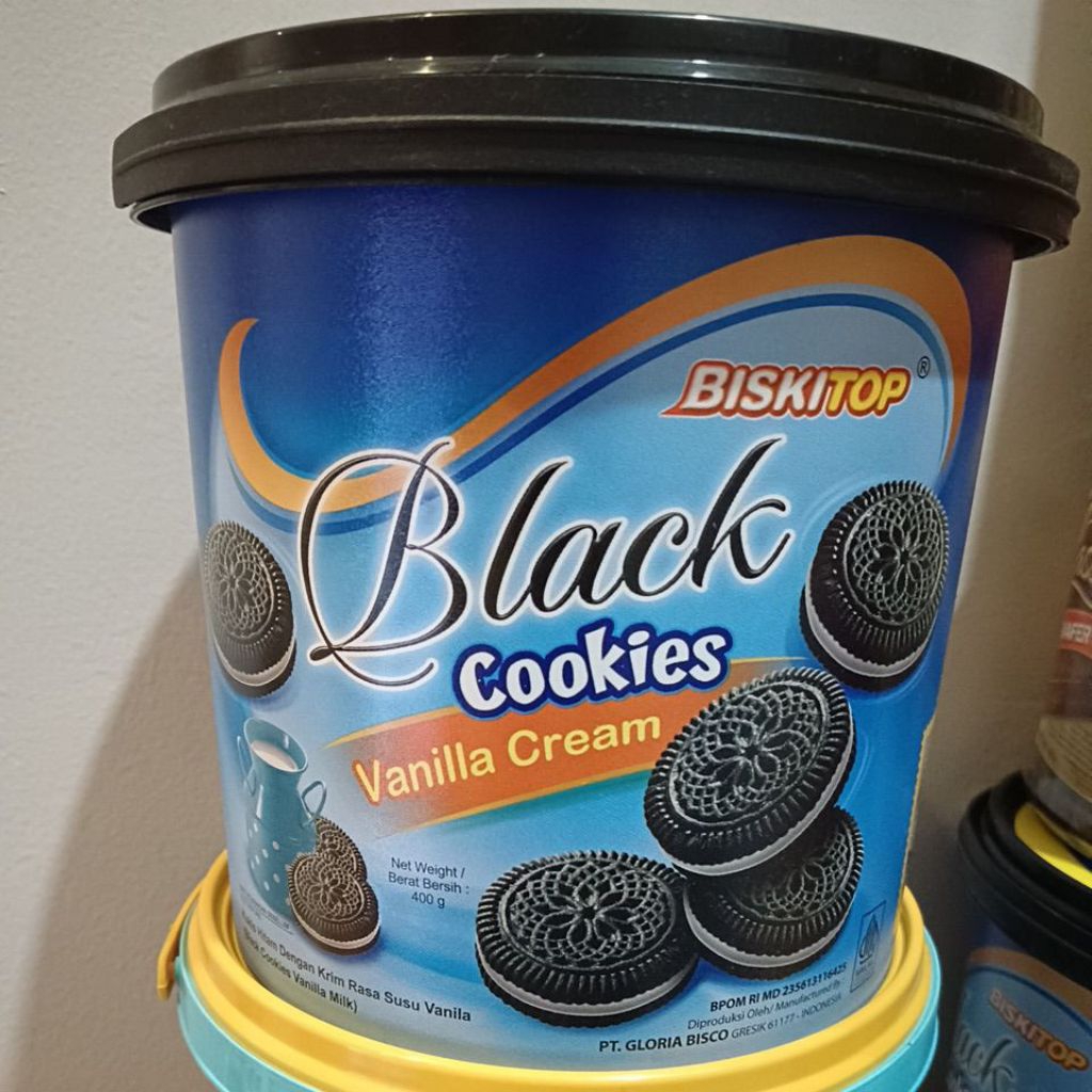 

Biskitop Black Cookies Vanilla Cream 400gr