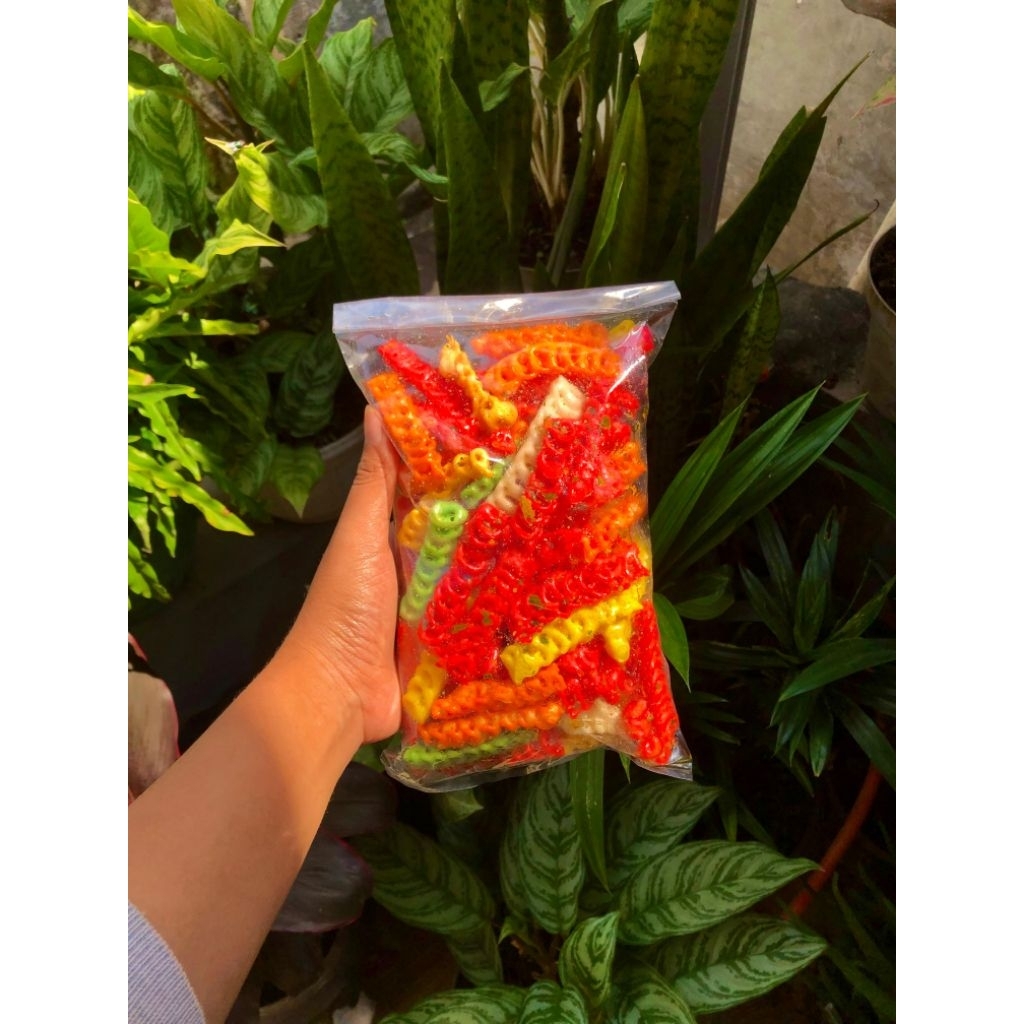 

Terlaris No.1 Seblak kering kerupuk taraje/tangga kemasan 250gram rasa original daun jeruk