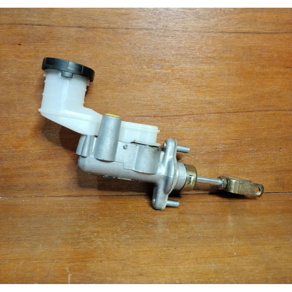 MASTER REM KOPLING ATAS ISUZU D.MAX 2004-2001.100% ORIGINAL