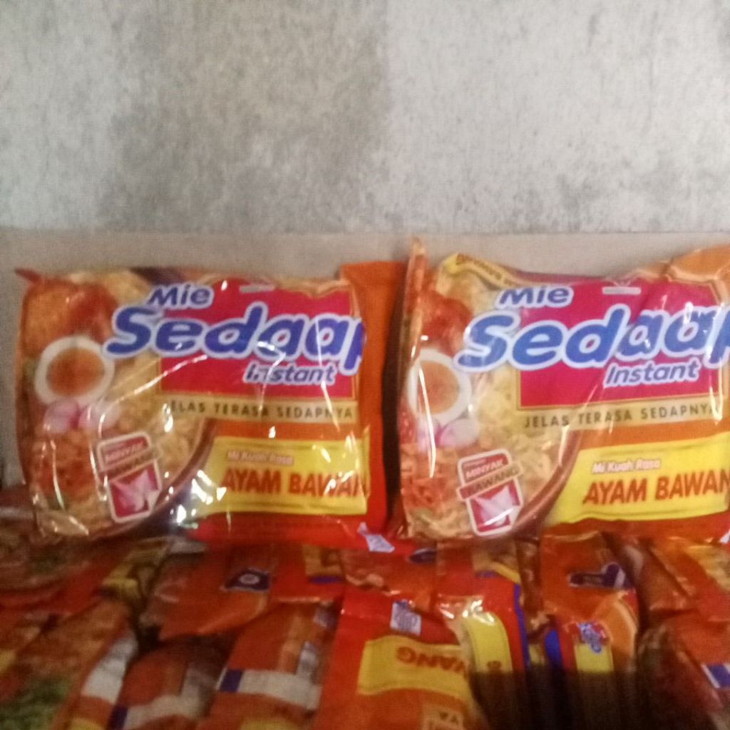 

mie sedap rebus ayam bawang isi 5pcs