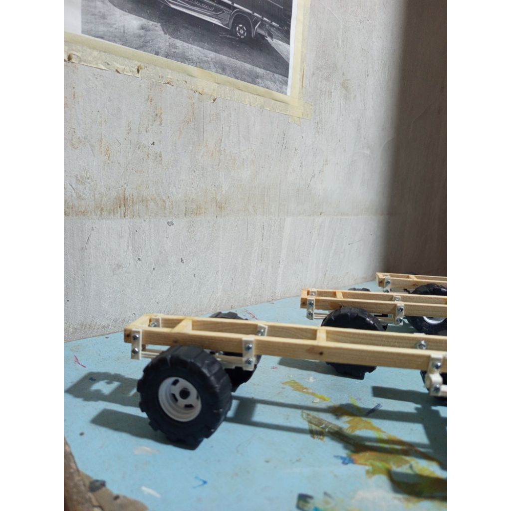 sasis truk plastik set ban