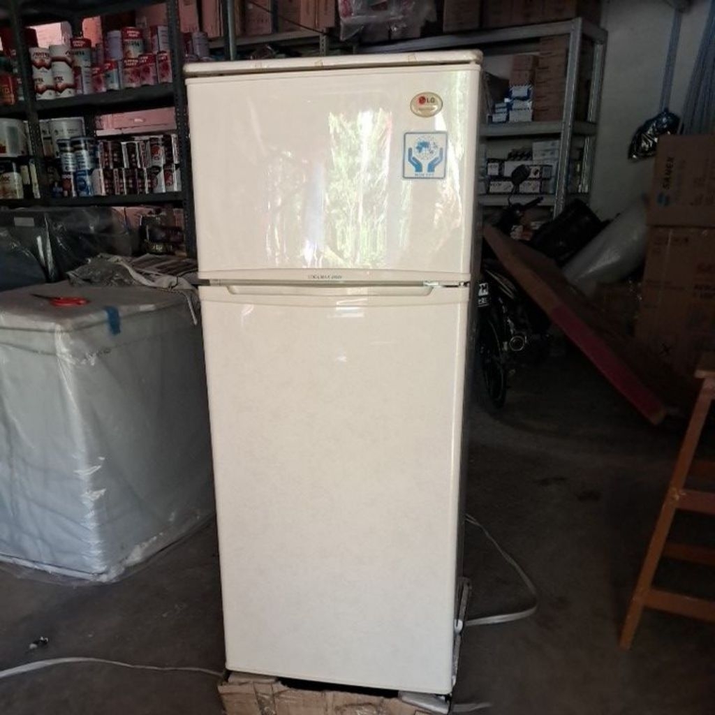 Kulkas 2 Pintu LG LR-202 SVF Tanpa Bunga Es