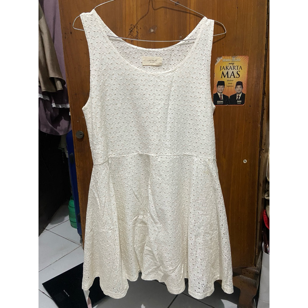 dress mini putih katun bolong atau katbol