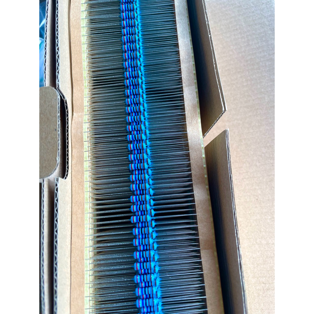 RESISTOR METAL FILM 2K7 1/2WATT