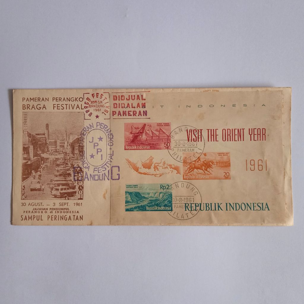 

Antik Vintage Sampul Peringatan Pameran Perangko Braga Festival Terbit 28 Agustus 1961 Utuh Langka Layak Koleksi