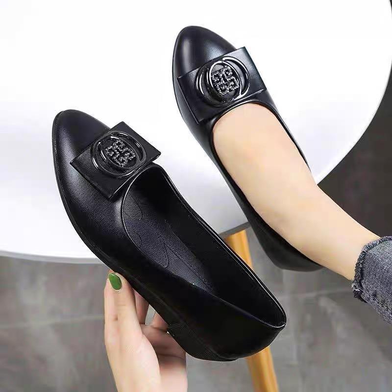 Komuter Fashion -  Sepatu Kerja Sepatu Ibu Gaya Korea Wanita Sol Lembut Warna Hitam