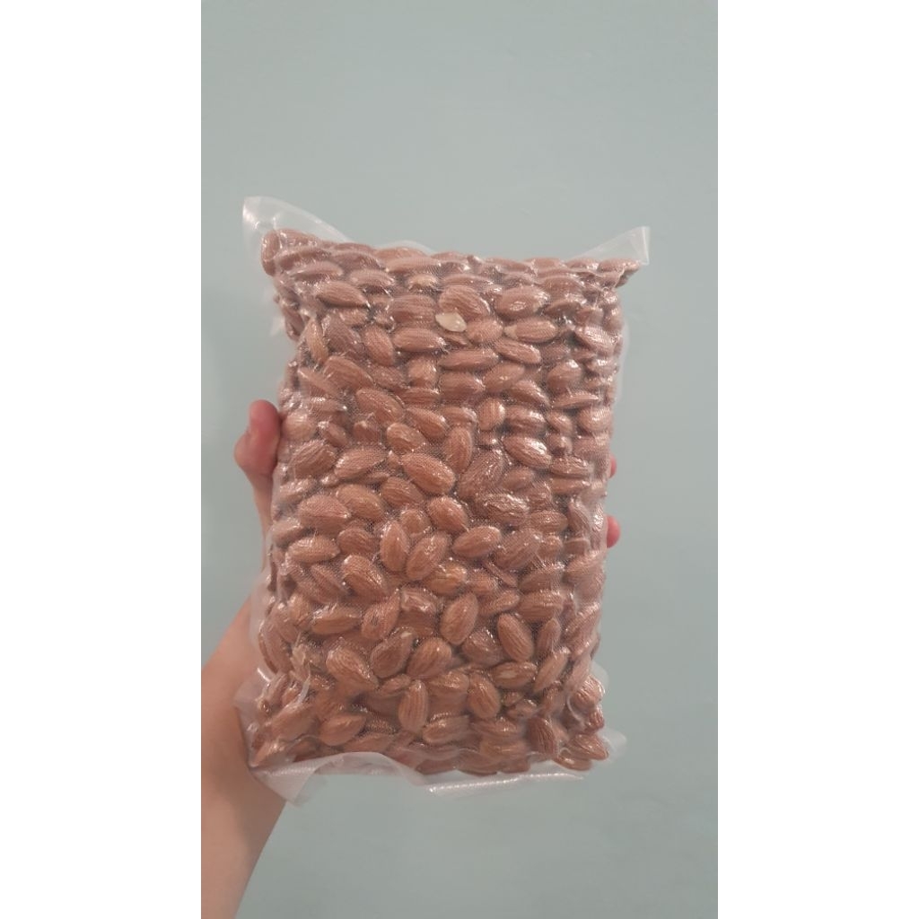 

Almond 1 Kg