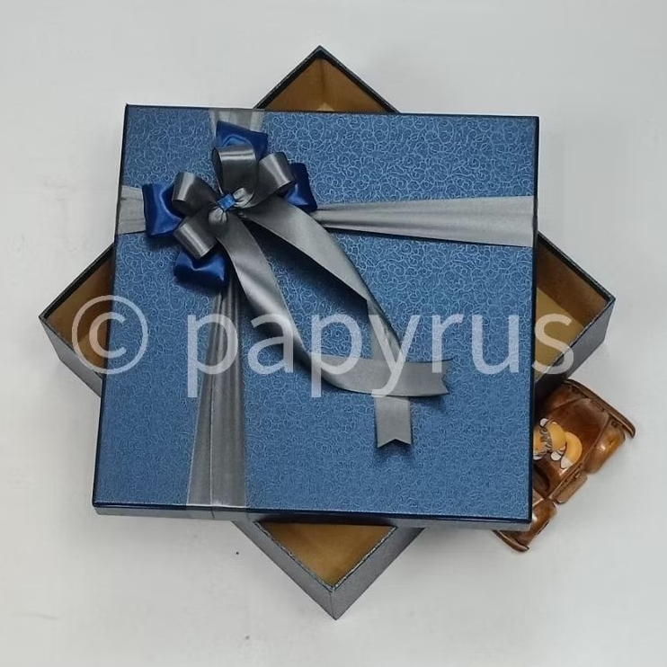 

PAPYRUS 30x30 Tinggi 5cm Kotak Kado Gift Box Hardbox Hampers Hadiah V3