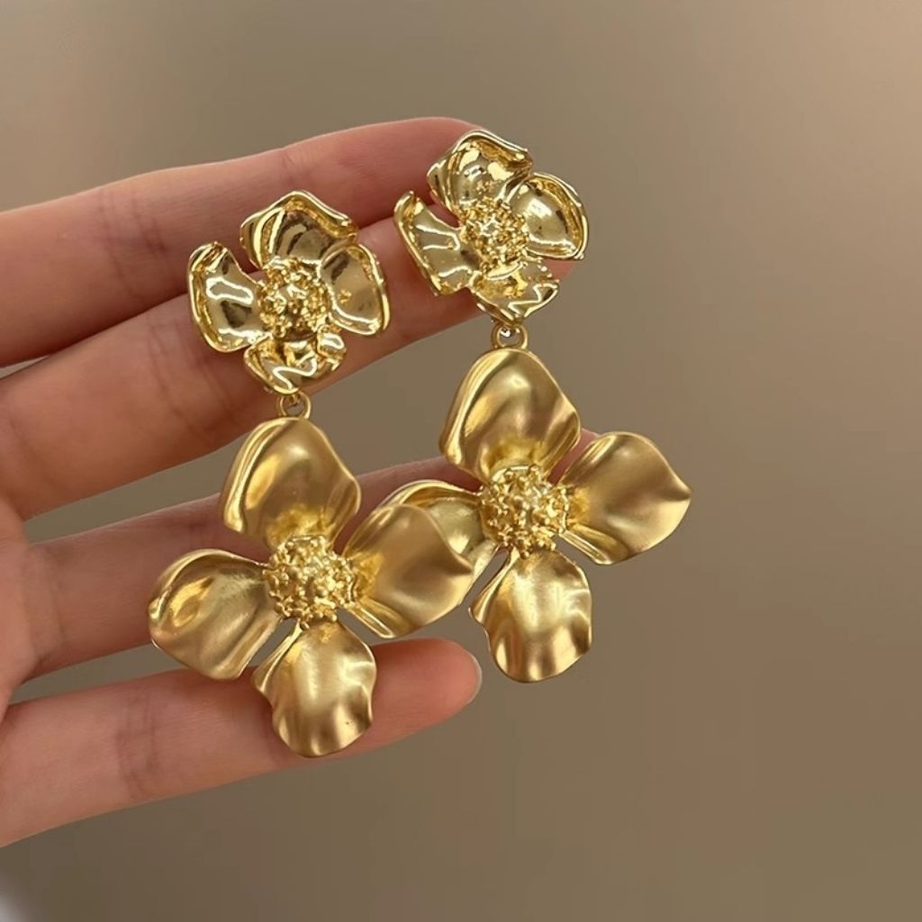 Anting Bunga Emas / Anting Pesta titanium